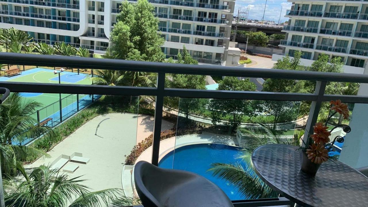 Azure Urban Residence A11 Near Airport And Sm Bicutan+ Free Wifi Paranaque City Ngoại thất bức ảnh