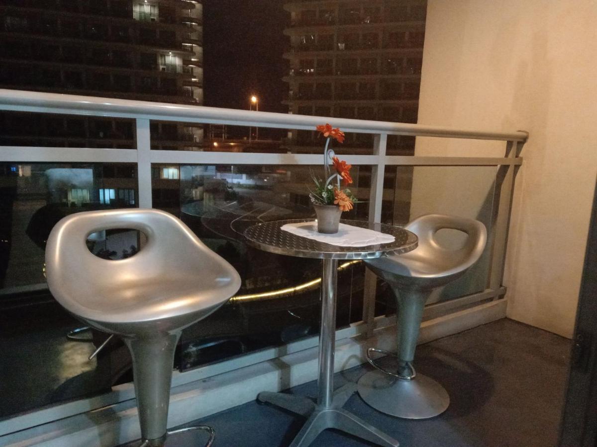 Azure Urban Residence A11 Near Airport And Sm Bicutan+ Free Wifi Paranaque City Ngoại thất bức ảnh
